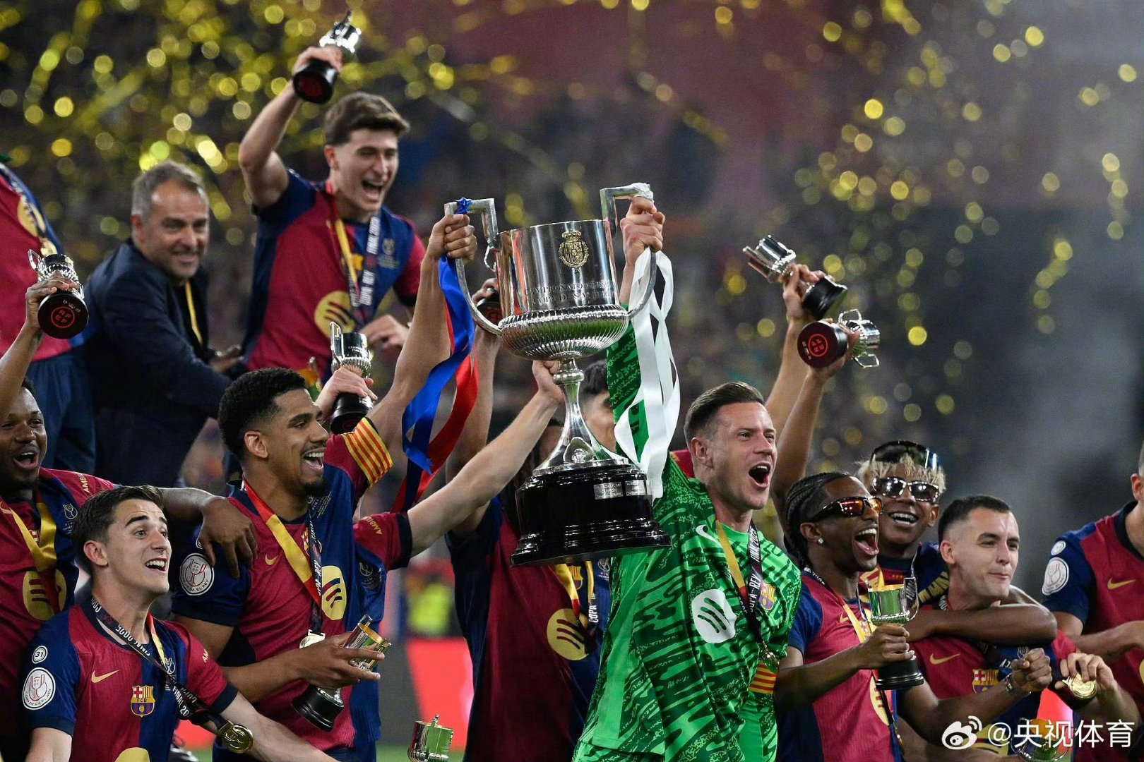 九游-包含法国队带队取胜！，德罗巴重要时刻大比分获胜赢得满堂喝彩的词条